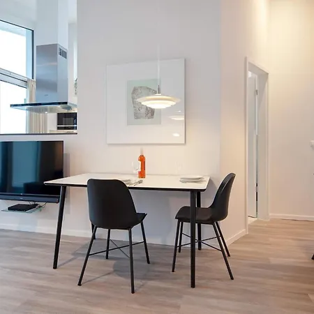 In For 4 Apartment *